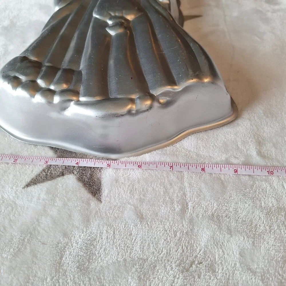 1975 Wilton Aluminum Cake‎ Pan Mold Holly Hobbie American Greetings Corp 502-194